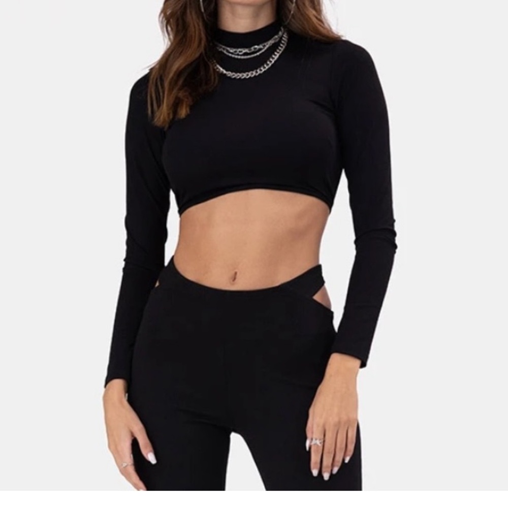 Adika Black Long Sleeve Crop Top
